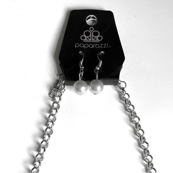 NWT Gray Pearl Necklace - Picture 3 of 12